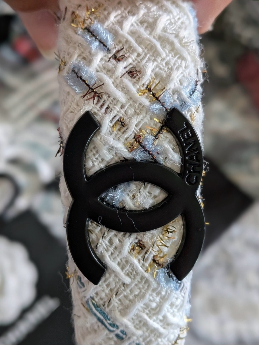 Chanel Beaute’ White Tweed Headband with Subtle Multicolor Threads VIP Only Gift - Picture 4 of 5